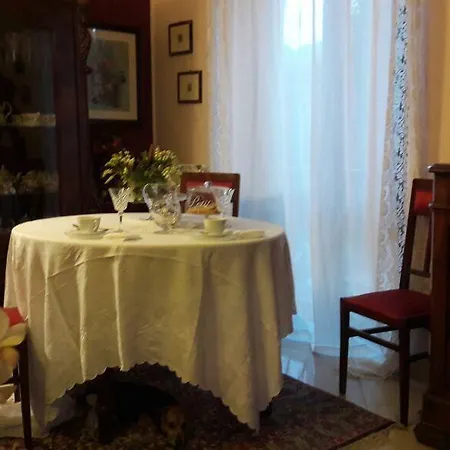Silvana Oda ve Kahvaltı Travedona